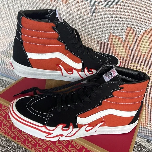 Vans Men’s
Sk8-Hi Flame VN0005UJGWP Sneakers - Picture 11 of 16